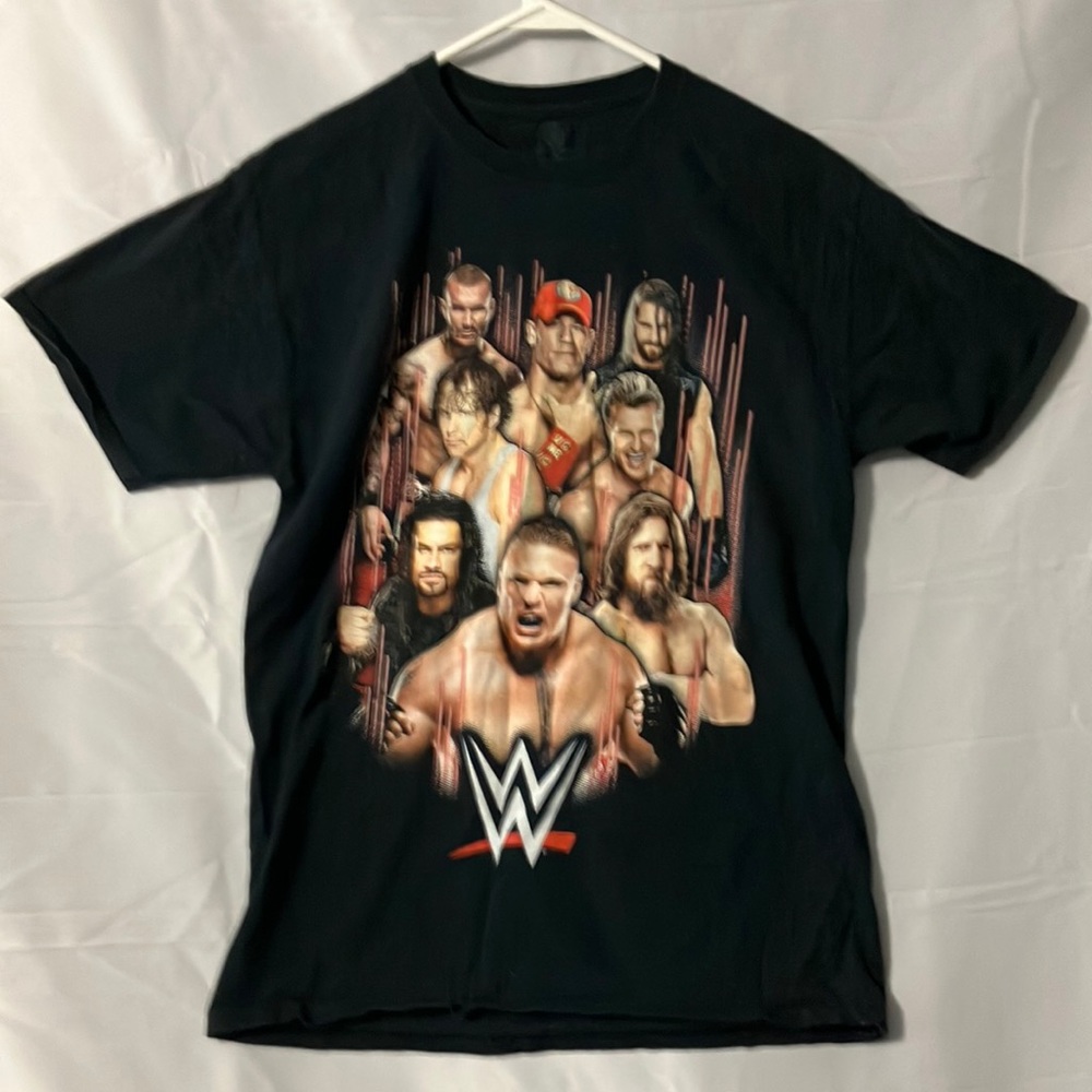 WWE superstars black t-shirt size M